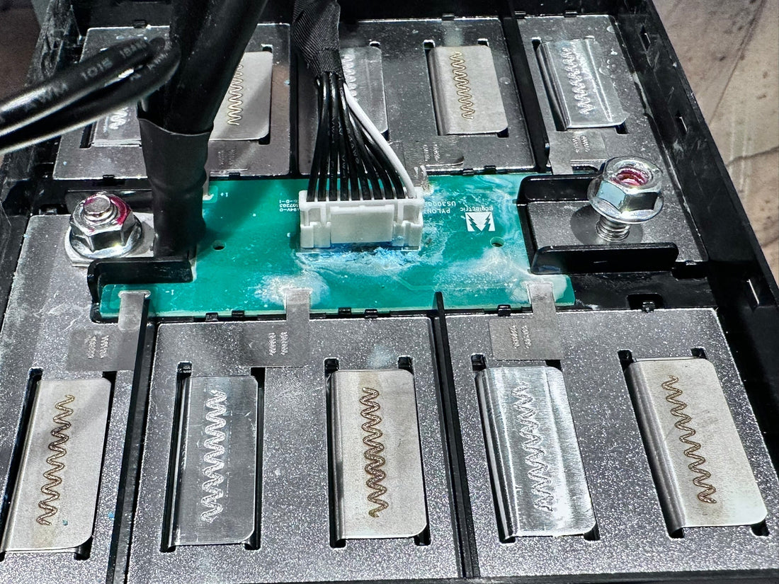 🛠️ Pylontech US3000C Battery Repair – Water & Corrosion Damage