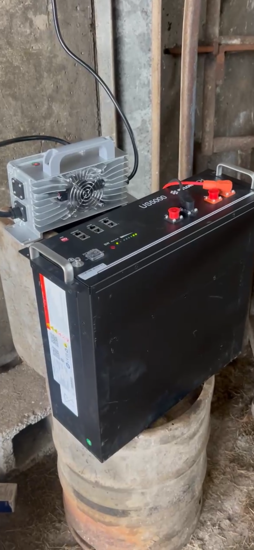 25A 52.2V Charger for Lithium LiFePo4 15S Pylontech Battery